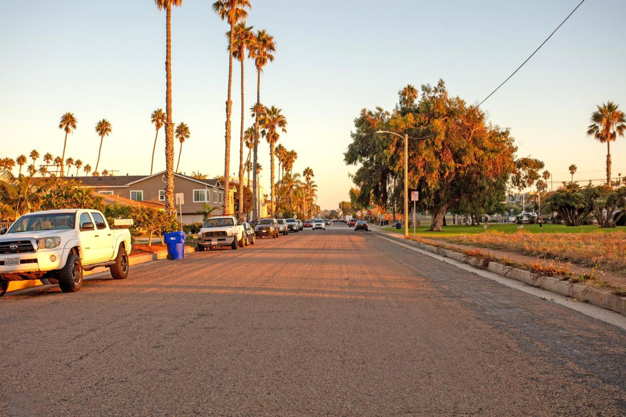 1 Block From Beach - Steps From Restaurants & Shops Oceanside Exterior foto